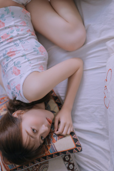 随着公车晃动小说